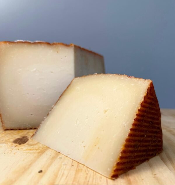 Queso de cabra semicurado al pimentón - Imagen 2