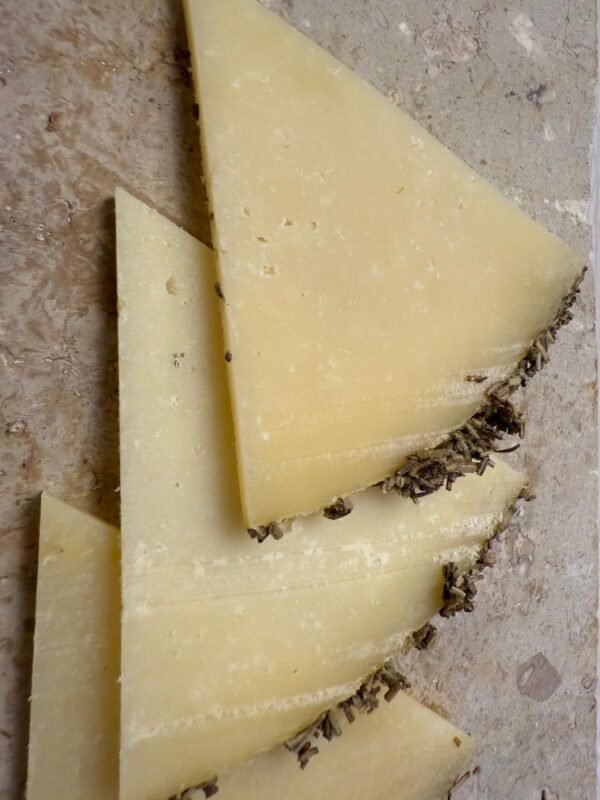 Queso de oveja curado con romero - Imagen 4