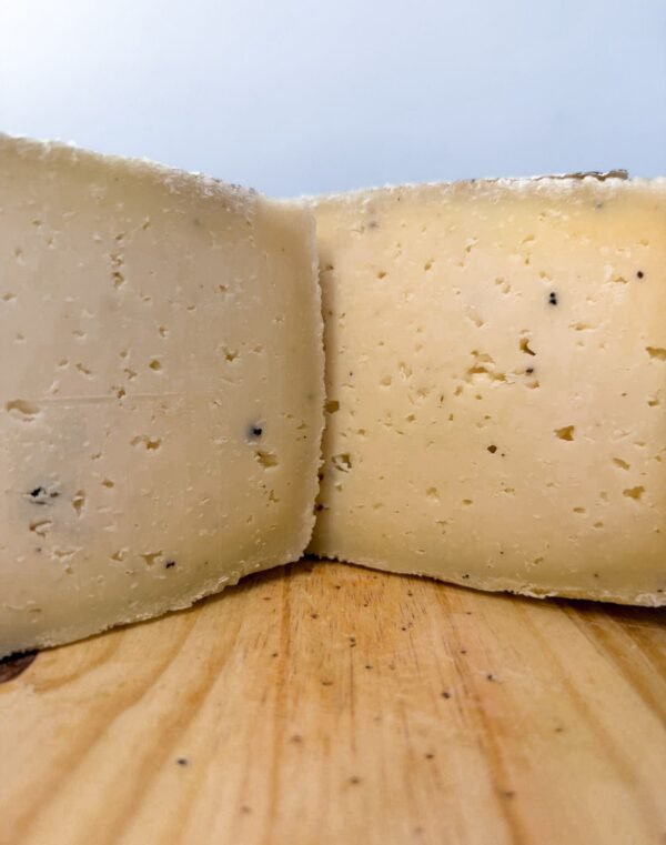 Queso de oveja semicurado trufado - Imagen 2