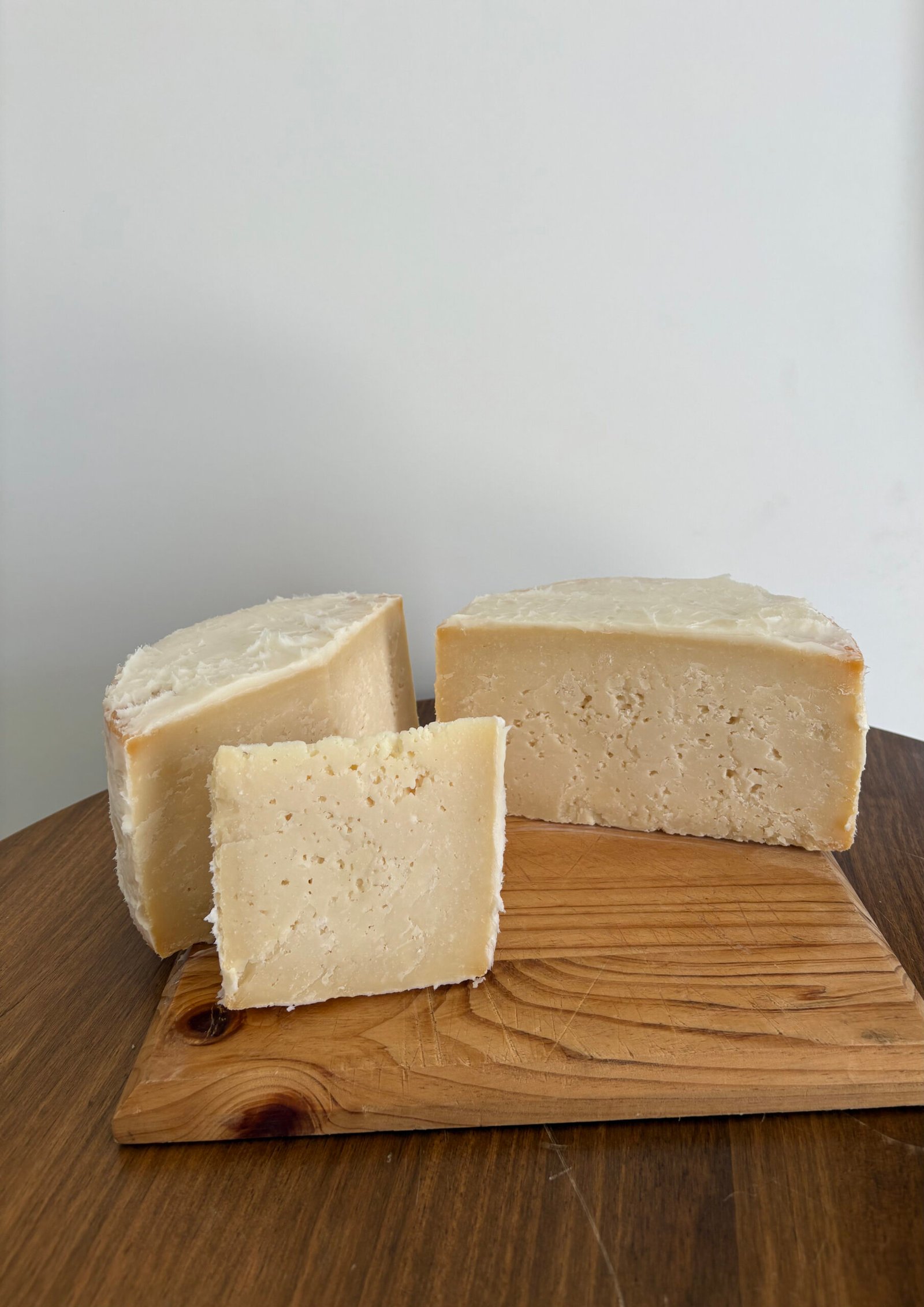 queso de tomelloso curado en maneca